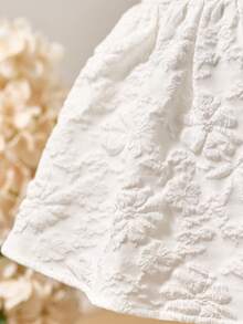 SHEIN 女婴可爱优雅白色花卉纹理图案短袖连衣裙 - 白色 - 查看 10