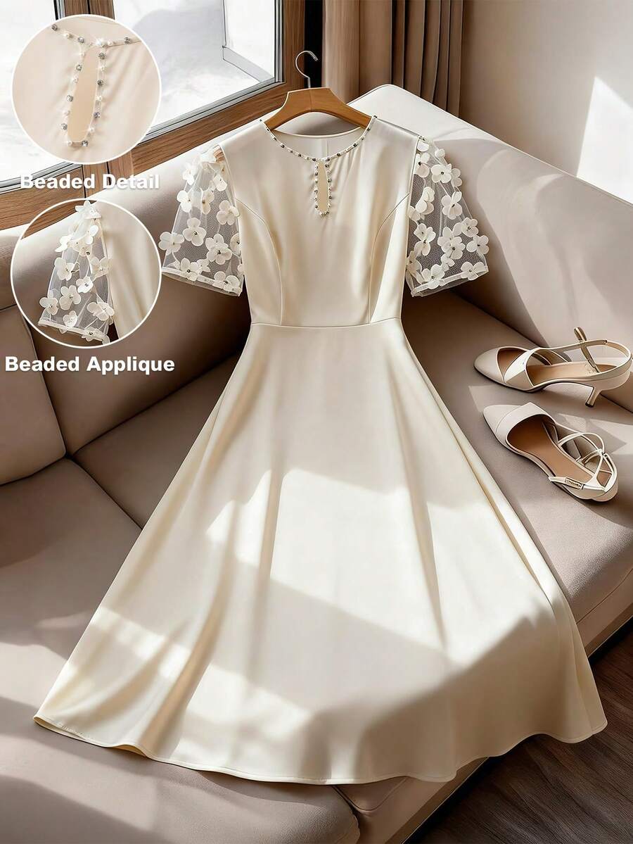 GlowEve CURVE Vestido de satén midi de línea A con cuello de gota, decoración de encaje floral y volantes en las mangas cortas, adecuado para citas románticas y reuniones, talla grande para mujeres - Albaricoque - Ver 1