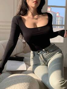 DAZY 女士方领修身休闲T恤，性感舒适，夏季必备 - 黑色 - 查看 7