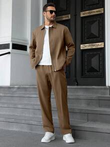 Manfinity CasualCool 男士纯色拉链夹克和斜插口袋长裤套装 - 卡其色 - 查看 3