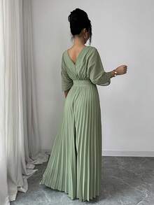 SHEIN Elenzya 女士优雅落肩短袖绿色褶皱V领长款连衣裙，休闲度假沙滩装，适合日常、约会、外出、派对、街头时尚等场合。 - 綠色 - 查看 2