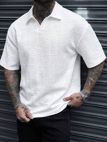 Manfinity CasualCool 男士休闲提花针织 Polo 衫，百搭日常穿着，尽显男士绅士风范，适合日常休闲、周末旅行、户外活动、探险旅行、轻松的工作环境或半正式场合，也是送给男友/丈夫、周年纪念/生日、派对、夏季假期、婚礼、春夏交替、狂欢节等场合的理想之选。这款男士休闲白色 Polo 衫采用独特的纹理面料，白色纹理男士衬衫，男士图案衬衫，男士白色衬衫。 - 白色 - 查看 5