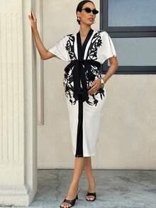 SHEIN MaterniWear Floral Print Maternity Dress With Side Slit, Elegant Short Sleeve - Multicolor - View 3