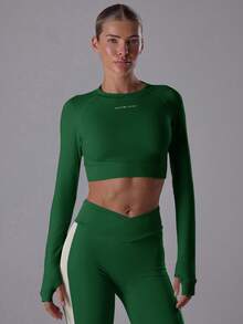 Màu xanh lá cây đậm