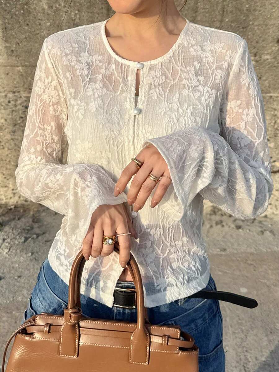 FRIFUL 女士花卉提花喇叭袖纽扣衬衫，度假装 - 白色 - 查看 1