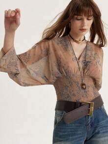 Aveloria Modichic V领中国风蝙蝠袖上衣，收腰设计，优雅精致 - 彩色 - 查看 1