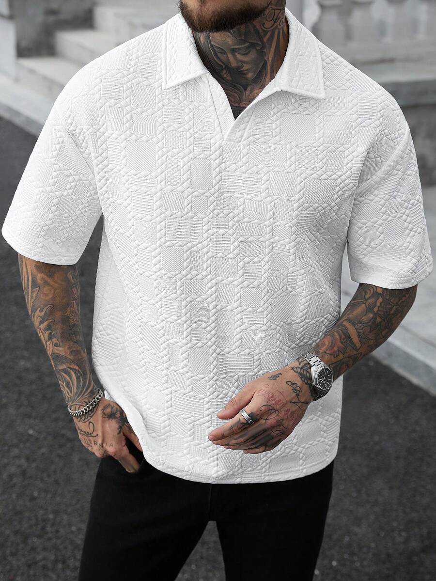 Manfinity CasualCool 男士休闲提花针织 Polo 衫,百搭日常穿着,尽显男士绅士风范,适合日常休闲、周末旅行、户外活动、探险旅行、轻松的工作环境或半正式场合,也是送给男友/丈夫、周年纪念/生日、派对、夏季假期、婚礼、春夏交替、狂欢节等场合的理想之选。这款男士休闲白色 Polo 衫采用独特的纹理面料,白色纹理男士衬衫,男士图案衬衫,男士白色衬衫。 - 白色 - 查看 1