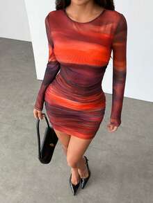 SHEIN PETITE Đầm mini ôm sát gợi cảm in họa tiết tie-dye bằng vải lưới dành cho nữ. - Màu Đỏ Sâu - Xem 4