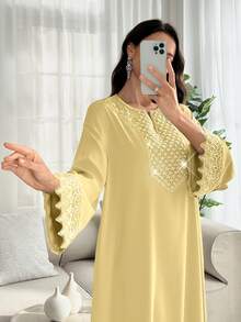 SHEIN Najma 优雅V领喇叭袖串珠装饰花卉连衣裙，春夏款 - 黃色 - 查看 2