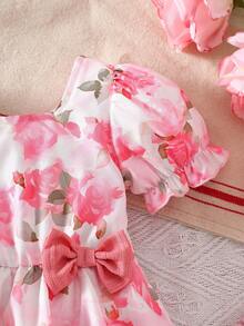 1 Piece Baby Girl Floral-Print Sweet-Style Short-Sleeve Ruffled Square-Neck Bodysuit Lightweight Breathable Bow-Accented Flowy One-Piece Outfit For Daily Wear & Cute Photo Sessions Spring & Summer Fashion Ensemble - Multicolor - View 5