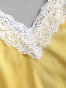 Sweetra Women's Elegant Contrast Lace Cinching Waist Dress, Suitable For Dates In Summer. Spring/Summer Vacation Outfit. - Yellow - View 4