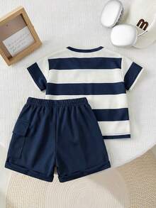 Set de 2 piezas de camiseta a rayas y pantalones cortos con estampado de oso para bebé niño - Multicolor - Ver 2