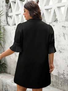 SHEIN Clasi Vestido de manga corta con estampado floral de talla grande - Negro - Ver 2