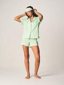 MISSGUIDED Conjunto de pijama a cuadros con camisa y pantalones cortos - Conjunto de dos piezas de ropa de dormir y máscara para dormir - Colección de ropa de noche de verano - Multicolor - Ver 3