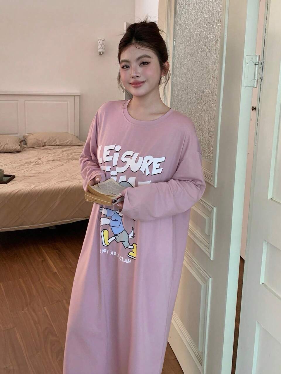 Dazy Plus Plus Size Women Cartoon Print Loose Fit Crew Neck Long Sleeve Nightgown, Comfortable Home Dress For Spring & Autumn Pajamas