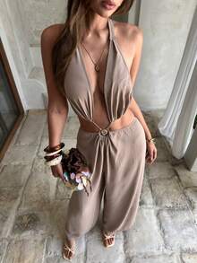 Aloruh Combinaison kaki unie pour femmes, combinaison décontractée élégante et romantique pour les vacances avec décoration de boucle métallique, design dos nu sexy, combinaison à jambes larges, tenues d'été pour femmes - Nude - Voir 5