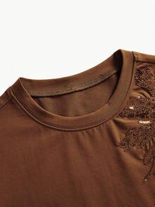 MOTF PREMIUM 女士亮片刺绣花卉T恤 - 咖啡棕 - 查看 3
