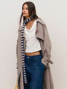 Nöista 修身短袖针织开衫，翻领饰有蕾丝花边。优雅的纹理面料，细节精致——非常适合春假穿搭、休闲或办公穿着，以及女士生日装扮或优雅造型。 - 白色 - 查看 4