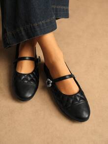 Rosivie Women's Buckle Design Casual Fashion Flat Sandals - Black - View 1