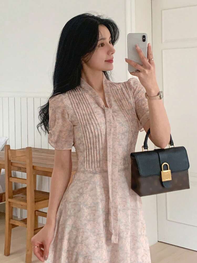 Women's Ditsy Floral Elegant Waist Cinched Mid-Length Dress Sundress