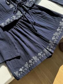 SHEIN Comfortcana 春夏藏蓝色波西米亚风腰果印花系带衬衫短裤休闲度假大码两件套 - 藏蓝色 - 查看 9