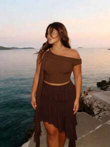 SHEIN MOD Plus Size Brown One Shoulder Strap Metal Buckle Decor Cropped Top,Brown Asymmetric Vintage Metal Decor Ruffle 70s Tank Top, Western Style, Renaissance - Brown - View 6