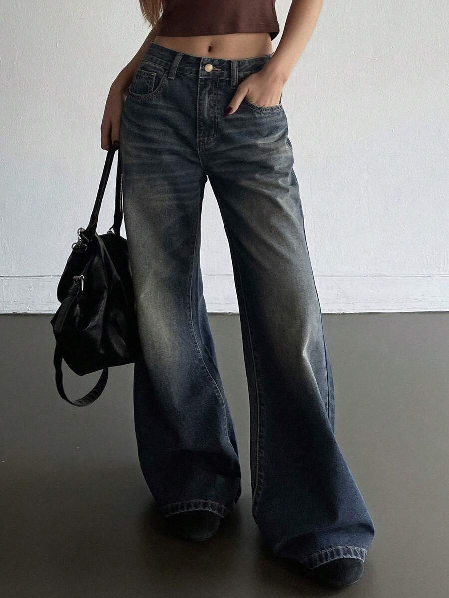 DAZY 女士低腰喇叭牛仔裤，休闲又性感 - 深色水洗藍 - 查看 1