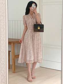 DAZY 女士碎花优雅收腰中长连衣裙 - 杏色 - 查看 4