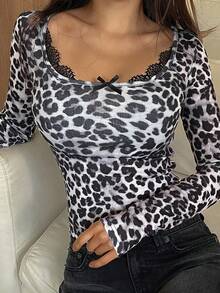 DAZY Women's Lace Patchwork Leopard Print Long Sleeve Fitted T-Shirt - Black and White - View 6