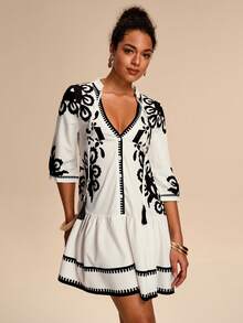 Breezaya 女士夏季法式休闲度假简约V领系带流苏装饰七分袖短款休闲印花连衣裙 女士度假装 黑白连衣裙 女士度假连衣裙 女士休闲连衣裙 - 黑與白 - 查看 1