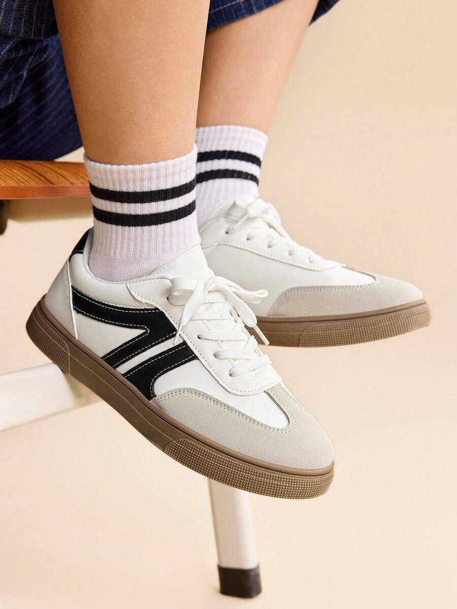 CUCCOO EASI Women Sports Shoes - Black and White - View 1