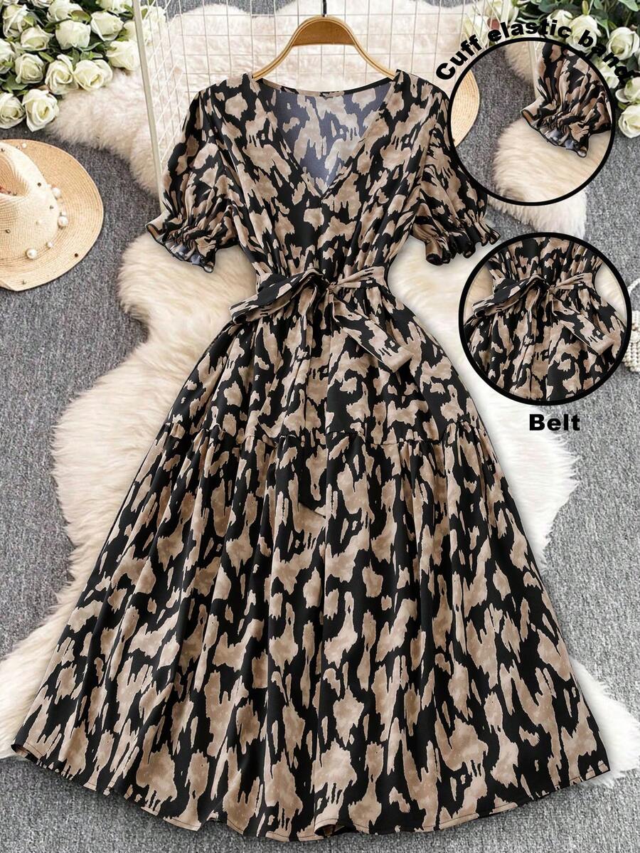 EMERY ROSE Đầm nữ cỡ lớn dáng xòe cổ chữ V in hoa, eo chun, thích hợp mặc đi nghỉ mát. - màu đen - Xem 1