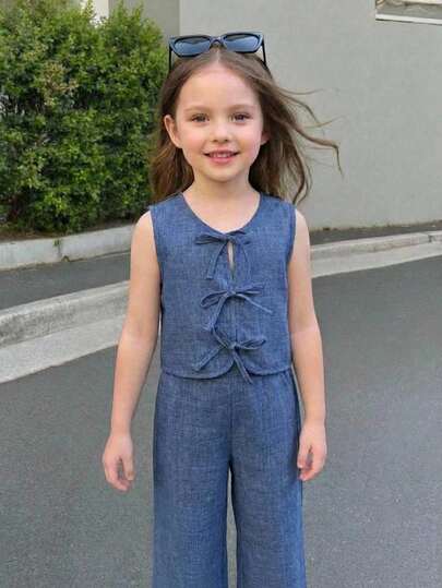 SHEIN Set de 2 piezas: Blusa casual azul con decoración de lazo y pantalones rectos para niña joven