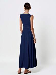 Aveloria Modichic Gaun Tanpa Lengan Berlipit Leher Bulat Minimalis Elegan Warna Biru Tua untuk Acara Malam Musim Panas - Navy Blue - View 5