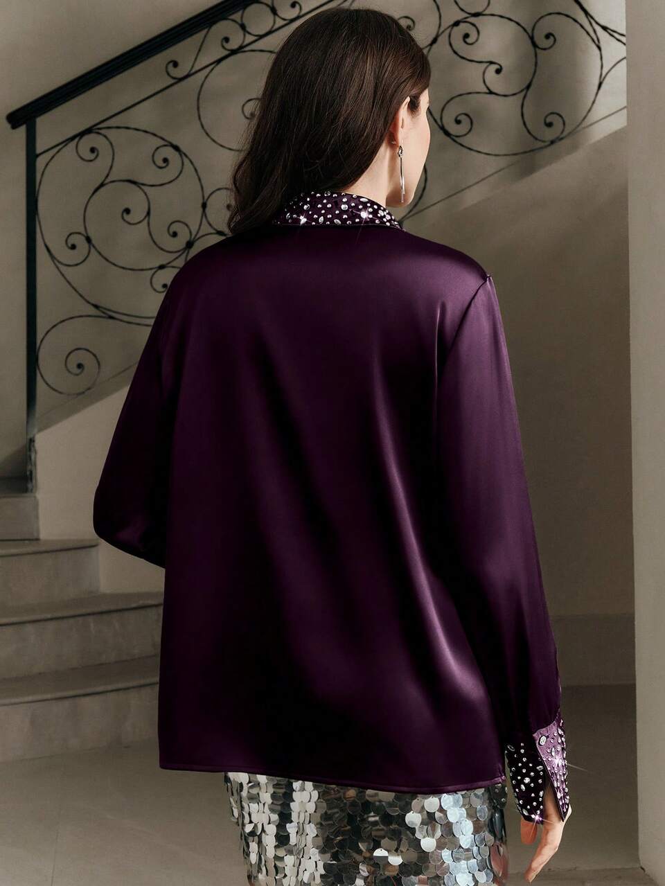 Anewsta Blusa de satén elegante con aplicaciones de lentejuelas para mujer, versátil y sofisticada, adecuada para primavera a verano, blusas moradas, blusas de satén para mujer, blusas para mujer, camisas elegantes moradas para mujer