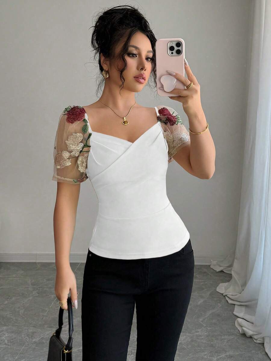 Rafferiza 女式方领泡泡袖刺绣衬衫 白色优雅上衣 玫瑰花上衣 女士上衣 优雅心形领口上衣 3D花朵上衣 居家办公穿搭 女式白色上衣 女士上衣和衬衫 工作衬衫 工作服 - 白色 - 查看 1