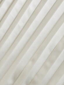 Firerie Sang trọng, tinh tế, lãng mạn, tối giản, trang nhã, thời trang, công sở, thành thị, sành điệu. Bộ 2 món gồm áo vest cổ ve, khóa kim loại và chân váy dài xếp ly màu be, hàng mới về. - Màu be - Xem 8