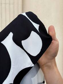 MaterniWear 孕妇V领几何印花休闲度假派对外出无袖连衣裙 - 黑與白 - 查看 7