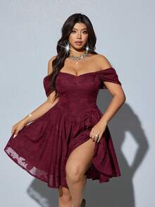 SHEIN Galaire 加大码红色法式设计露肩无肩带连衣裙 - 酒紅色 - 查看 1