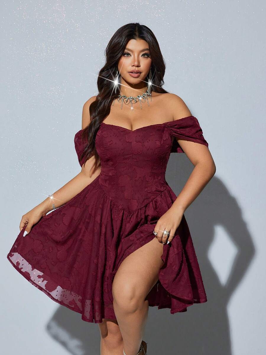 SHEIN Galaire 加大码红色法式设计露肩无肩带连衣裙 - 酒紅色 - 查看 1