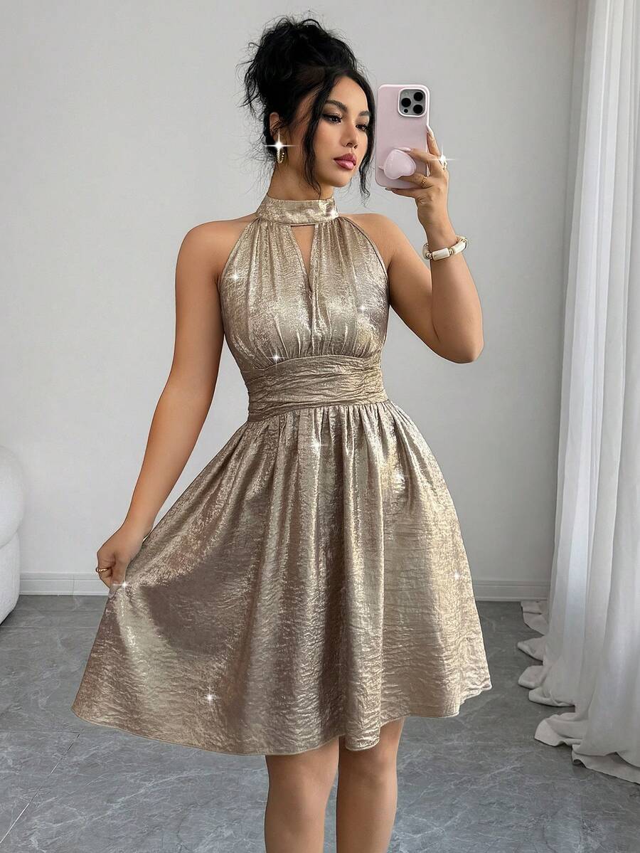 SHEIN Raffinéa Vestido corto elegante de mujer con cintura calada en línea A, cuello halter, adecuado para salidas y citas, primavera/verano - Dorado - Ver 1