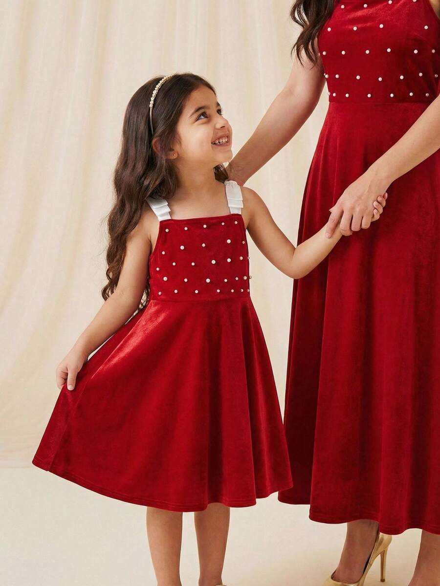 1pc Young Girl Vintage Red Square Neck Sleeveless Dress, Decorated With White Bow Straps And Pearl Buttons, A-Line Silhouette With Lustrous Fabric, Suitable For Birthday Party, Ceremony, Holiday, Park, Spring/Summer Outing, Back To School Red Dress For Girls Velvet Dress For Girls Red Junior Bridesmaids Dress - Red - View 1