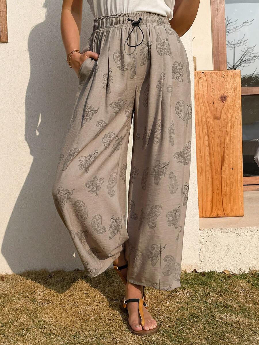 Quần lửng nữ họa tiết Paisley, cạp chun, dáng rộng, có dây rút. - Màu Khaki - Xem 1