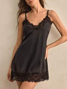 Charlaine 优雅法式蕾丝边女士睡裙 - 黑色 - 查看 2