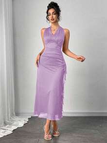 Vestido de tirantes con cuello halter, cintura fruncida y bajo con volantes en color liso - Púrpura malva - Ver 3