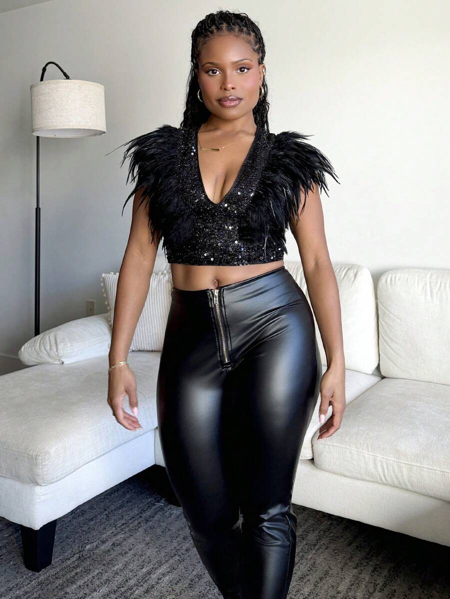 Tyla Gomez 女士深V领亮片人造毛皮拼接露脐性感时尚上衣 - 黑色 - 查看 1