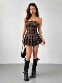 SHEIN PETITE 女款秋冬新款露肩抹胸紅色格紋百褶簡約洋裝，開學季服飾，適合聖誕節，迷你無肩帶，適合嬌小女性 - 棕色 - 查看 3