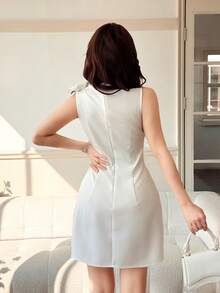 Feyla Vestido corto elegante de mujer con cuello redondo sin mangas, decorado con cristales, hombros con lazo y aplicaciones - Blanco - Ver 3
