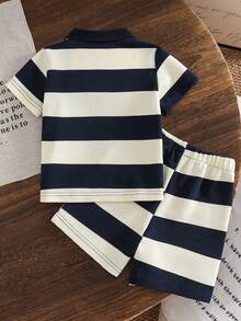 Souflis 男婴休闲可爱小熊刺绣徽章不规则条纹短袖polo衫和短裤套装，适合夏季穿着 - 黑與白 - 查看 2