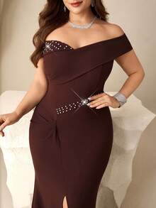 Coutiva Vestido de noche formal elegante con hombros descubiertos y abertura, para tallas grandes - Marrón - Ver 6